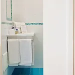 U259 לינה וארוחת בוקר