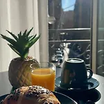 U259 Bed and Breakfast Νάπολη